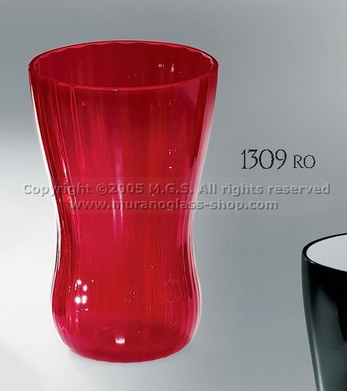 Bicchieri serie 1309, Bicchiere di colore rosso.