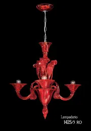 Lampadario rosso a tre luci
