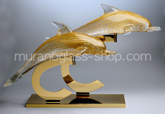 Coppia di delfini, Coppia di delfini decorati tutto oro