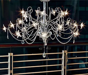 Lampadario moderno con fiori, colore nero