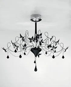 Lampadario moderno in cristallo con fiori