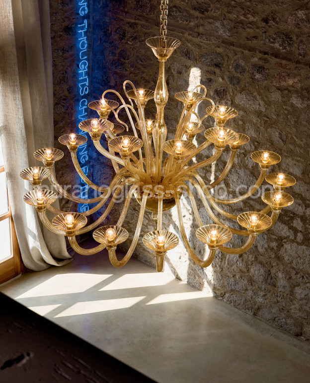 Lampadario Koons, Lampadario a ventiquattro luci in cristallo oro