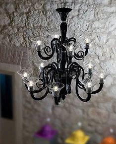 Lampadario nero e cristallo a nove luci