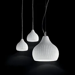Sospensione moderna in bianco latte