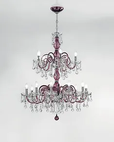 Lampadario colore ametista e dettagli in cristallo