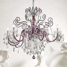 Lampadario colore ametista e dettagli in cristallo