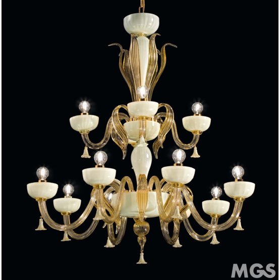 Lampadario Foscari, Lampadario in bianco latte e cristallo