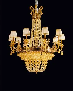 Lampadario con sfere soffiate in cristallo oro 24k, finiture in metallo brunito