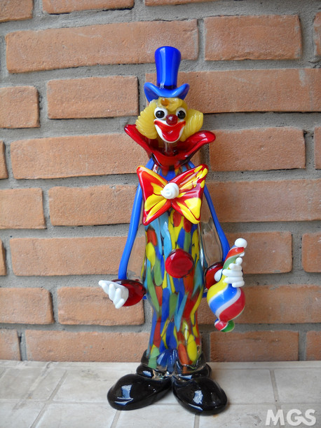 Clown alto, Clown alto con bottiglia
