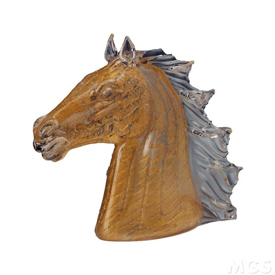 Teste di Cavallo, Testa di cavallo decorata in oro