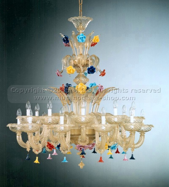 Lampadari serie 301, Lampadario in cristallo tutto oro, fiori in pasta.