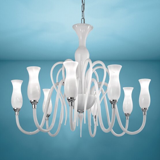 Lampadario Teodato, Lampadario in biancolatte a dodici luci