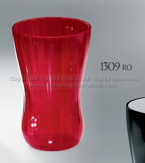 Bicchieri serie 1309, Bicchiere di colore rosso.