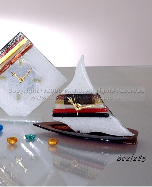 Orologio barca a righe, Barca orologio in cristallo bianco con decorazione a righe