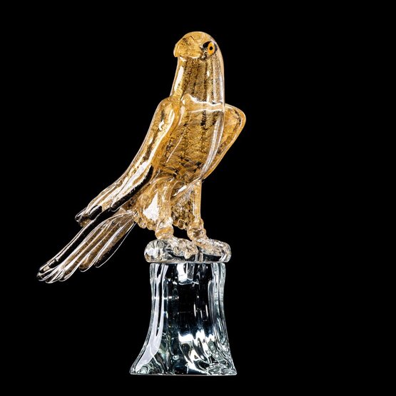 Falco , Falco tutto oro 24k su tronco